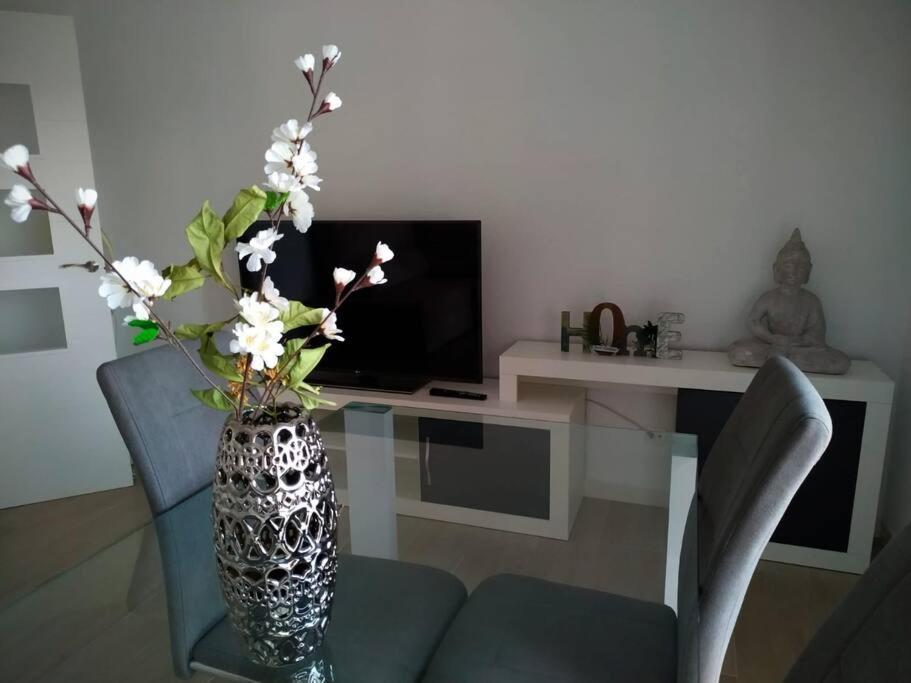 Apartamento Medina Cerca De La Ribera Cordova Esterno foto